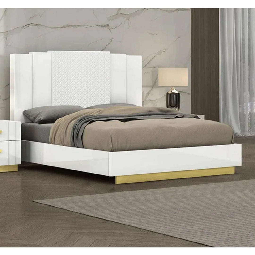 Hannah Bed Providing Maximum Comfort For Luxurious and Cozy Atmosphere