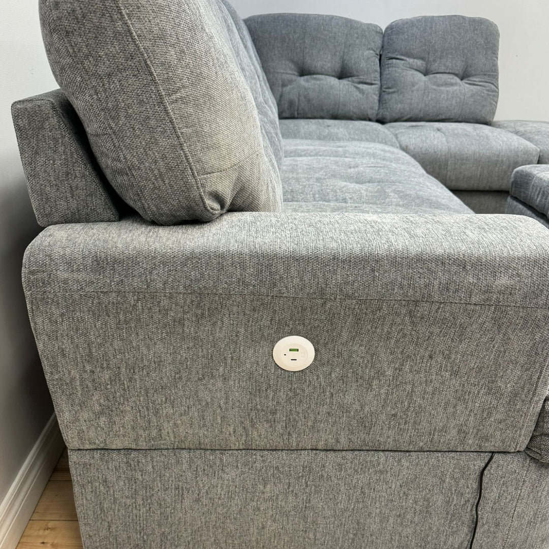 Bena Canapé sectionnel avec méridienne à droite et pouf de rangement – Gris | Disponible en configuration accoudoir gauche/droite