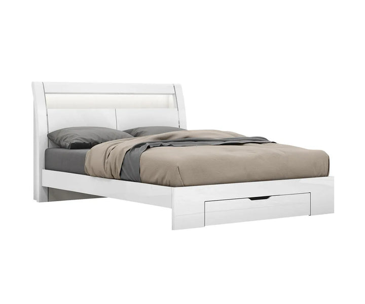 Berradi Bed Features a Sleek and Modern Design