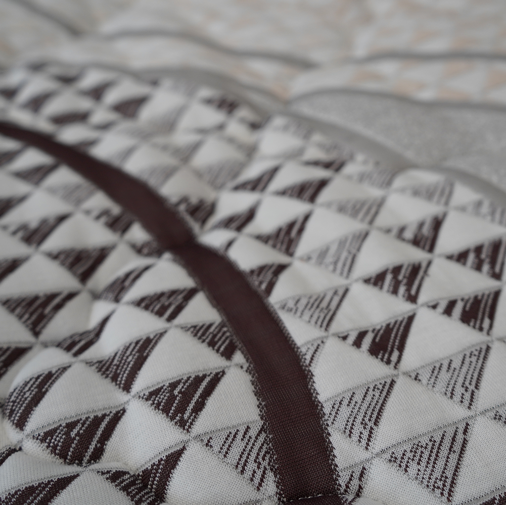 Melody Plush Mattress | Hybrid Pocket Coil Construction, 4" Pillow Top &amp; One-sided Design