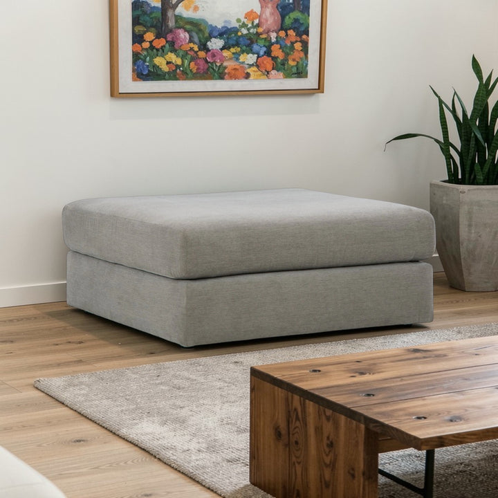 5810308 Avaliyah Oversized Accent Ottoman In Fabric Upholstery - Ash | Signature Design By Ashley